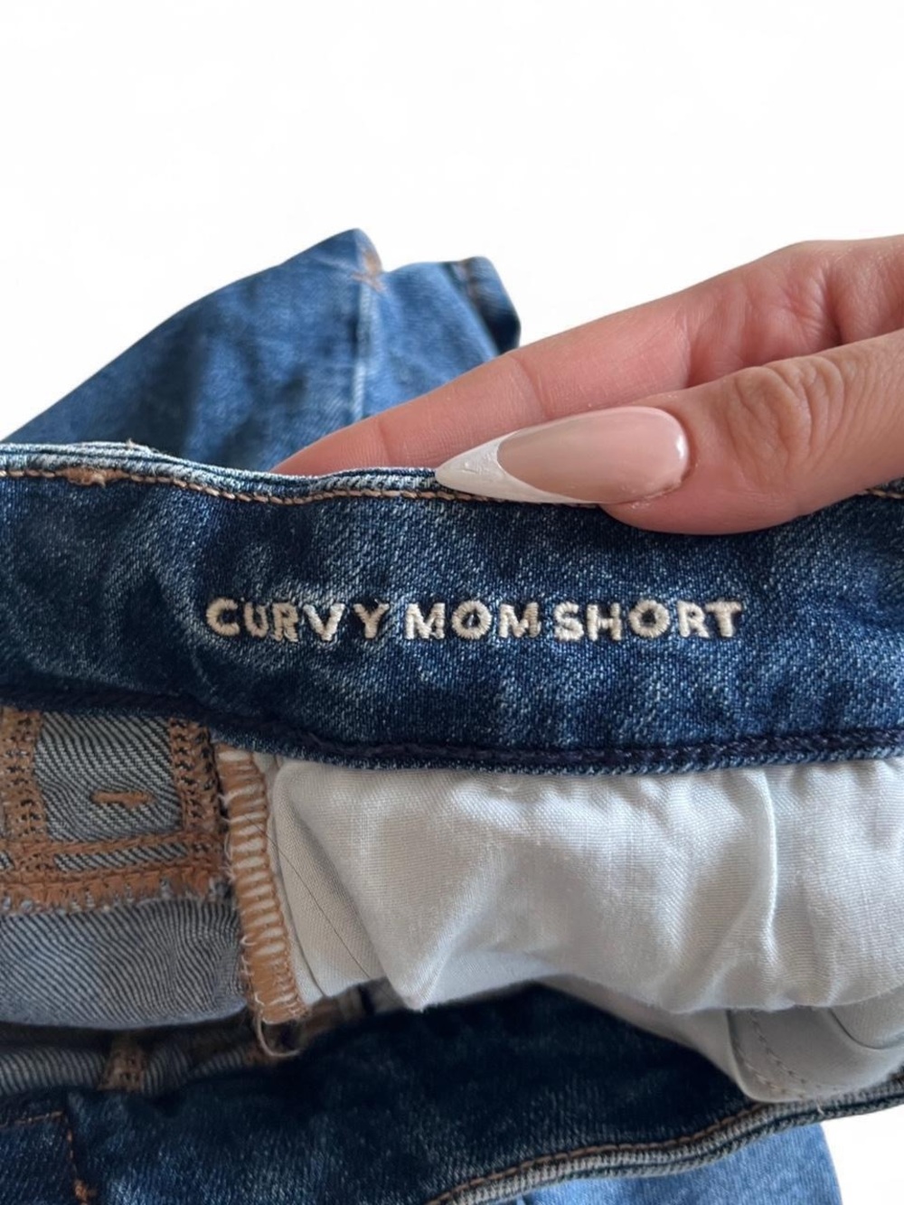 Size 2 American Eagle Curvy Mom Shorts - Picture 7 of 7